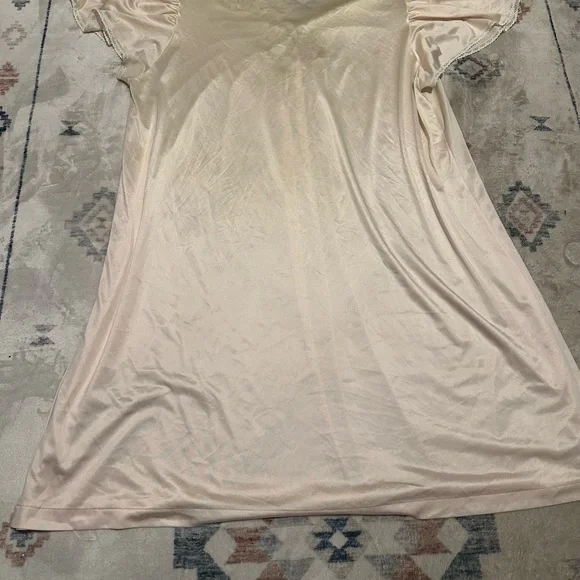 Vanity Fair Elegant Vintage Cream Nightgown with Lace Detail sz XXXL - Picture 8 of 9